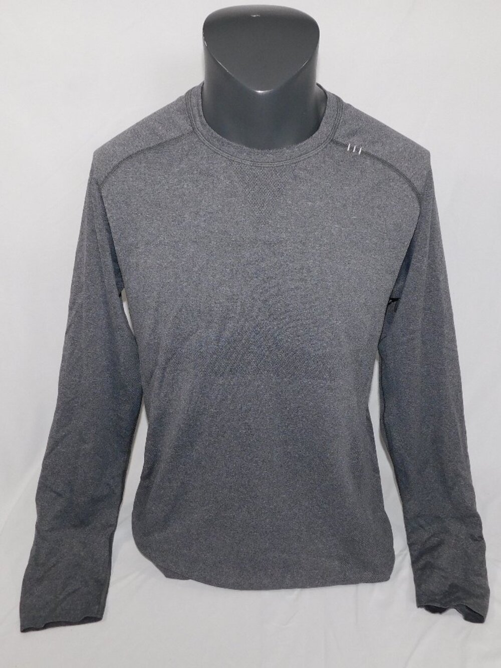 Lululemon Mens L Gray metal vent tech long sleeve shirt
